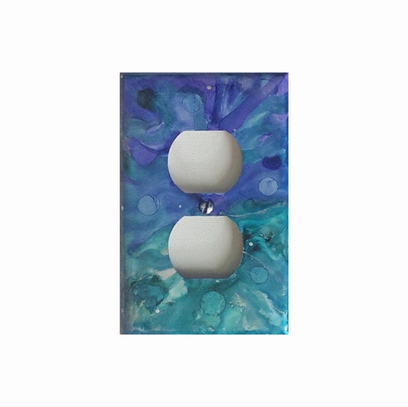 Hand Crafted Turquoise and Purple Abstract Design Duplex Outlet Wall Plate - Picture 2 of 2